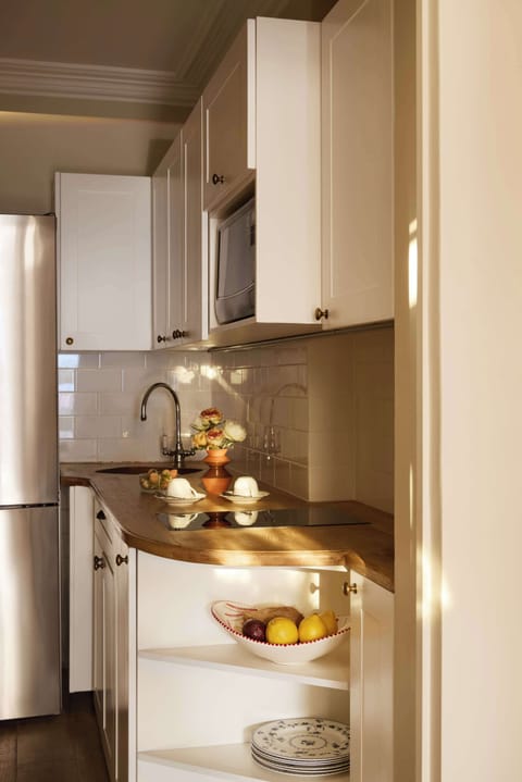 Coffee/tea maker, electric kettle