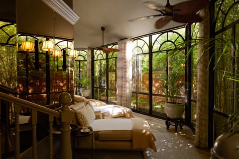 Couples treatment rooms, sauna, steam room, body treatments