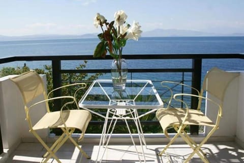 Double or Twin Room | Balcony