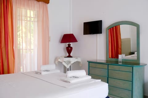 Iron/ironing board, free WiFi