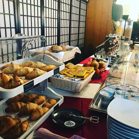 Daily buffet breakfast (EUR 12 per person)