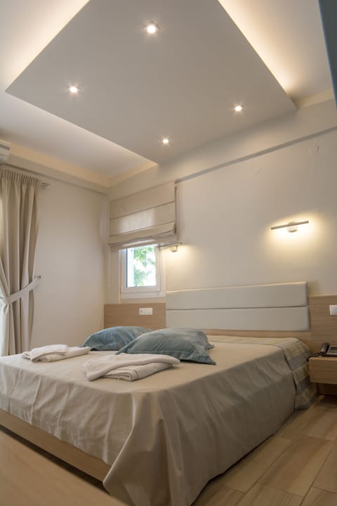 Twin Room | Hypo-allergenic bedding, in-room safe, blackout drapes, soundproofing