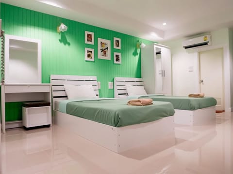 Standard Room | Desk, free WiFi