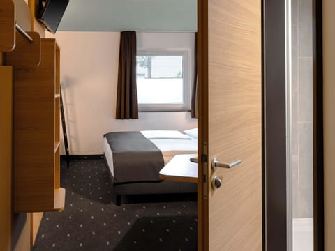 Family Quadruple Room | Desk, laptop workspace, soundproofing, free WiFi