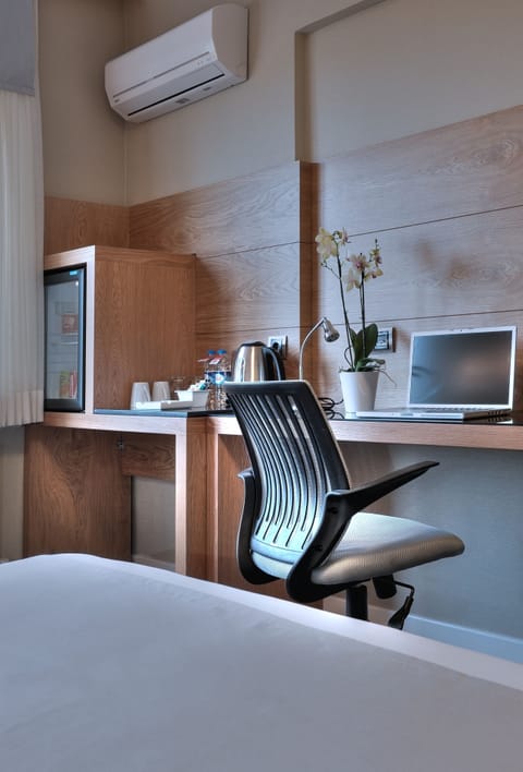 Minibar, in-room safe, desk, laptop workspace