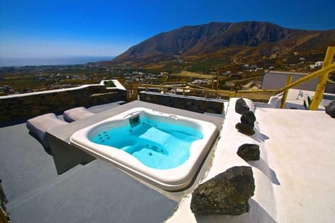 Six Bedroom Villa with Sea View and Hot Tubs | Premium bedding, in-room safe, individually decorated, blackout drapes
