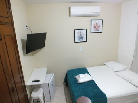 Quádruplo WC Compartilhado BB | Iron/ironing board, free WiFi, bed sheets