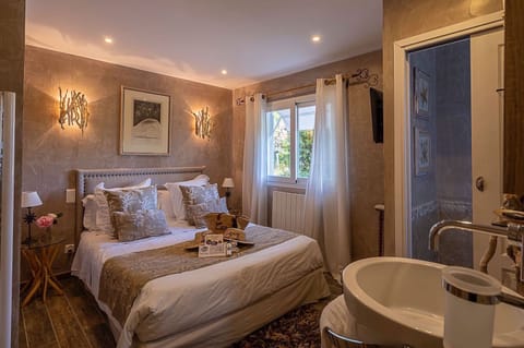 Suite, Kitchenette, Sea View (Suite Pignottu) | Memory foam beds, in-room safe, individually decorated