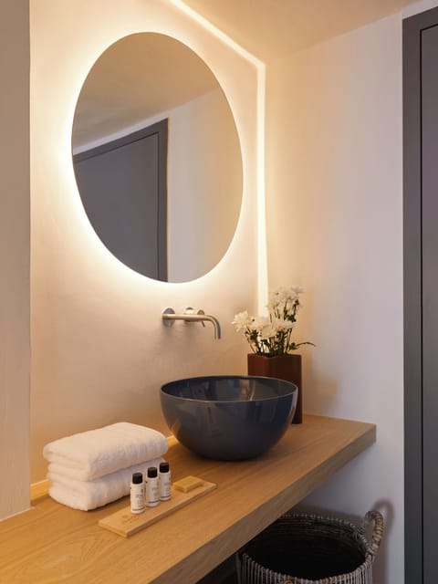 Executive Double Room | Minibar, in-room safe, free wired internet