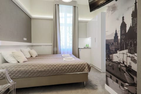 Classic Apartment, 2 Twin Beds | Premium bedding, individually decorated, individually furnished
