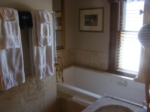 Room 5 | Bathroom | Designer toiletries, hair dryer, towels