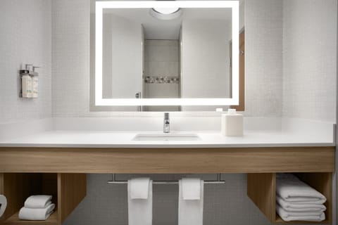 In-room safe, desk, iron/ironing board, cribs/infant beds