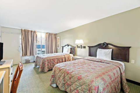 Room, 2 Queen Beds, Non Smoking | Desk, Internet, bed sheets