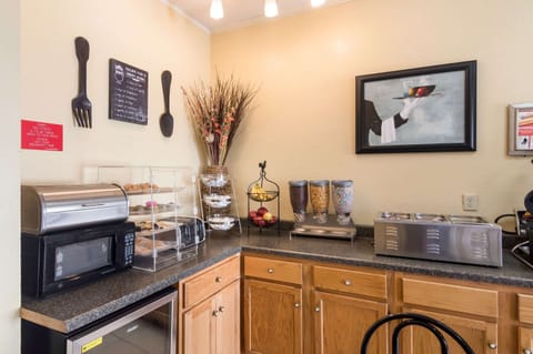 Free continental breakfast