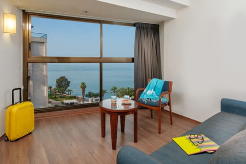 Minibar, in-room safe, desk, blackout drapes