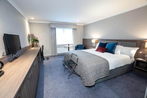 Standard Double or Twin Room, 1 King Bed | In-room safe, desk, free WiFi, bed sheets