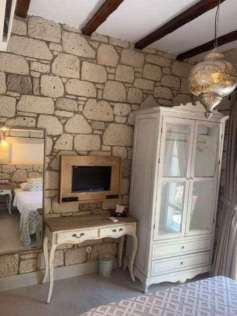 Standard Double or Twin Room | Desk, iron/ironing board, free WiFi, bed sheets