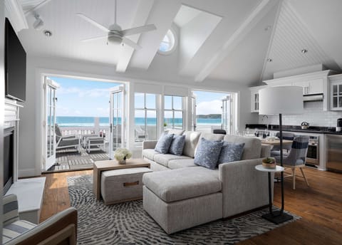 Oceanfront Horizon Cottage | Living area | 55-inch Smart TV with cable channels, fireplace, Netflix