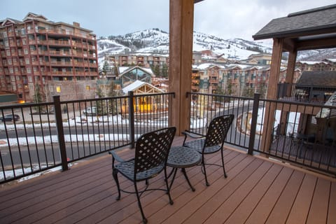 Condo, 3 Bedrooms | Property grounds