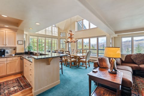 Condo, 3 Bedrooms | Interior