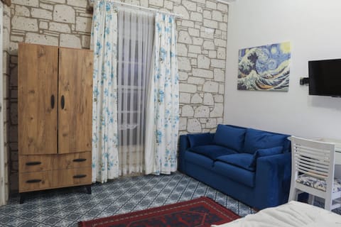 Standard Room | In-room safe, desk, soundproofing, free WiFi