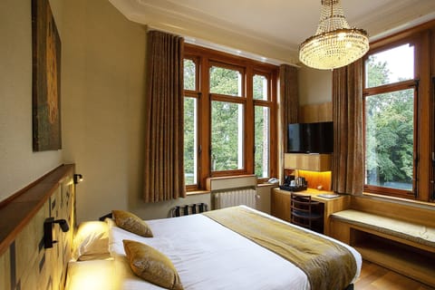 Superior Double Room, 1 King Bed, Non Smoking | Premium bedding, minibar, individually decorated, individually furnished