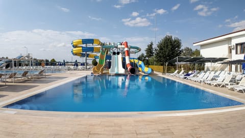 3 outdoor pools, pool umbrellas, sun loungers