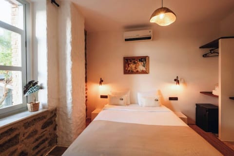 Superior Double Room | Premium bedding, minibar, desk, WiFi (free)