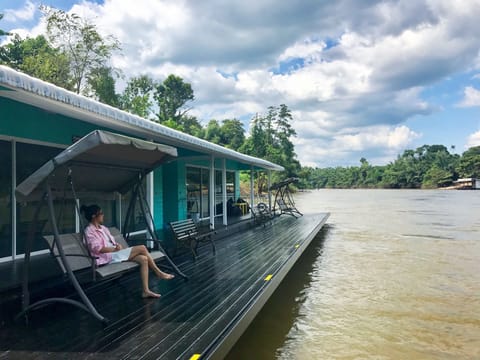 The Ozone Riverside Room | Lake view