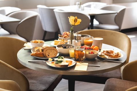 Daily buffet breakfast for a fee