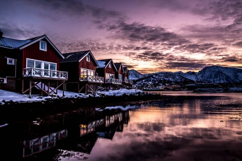 32-inch TV with cable channels