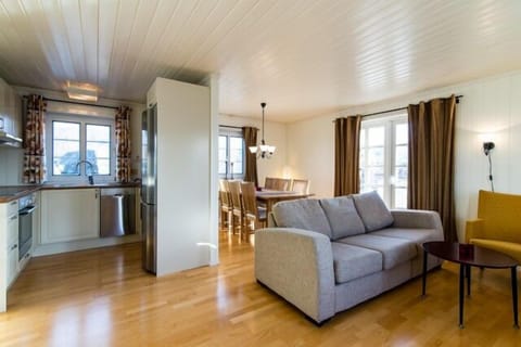 Norlandshouse 3 Bedrooms | Living room | 32-inch TV with cable channels