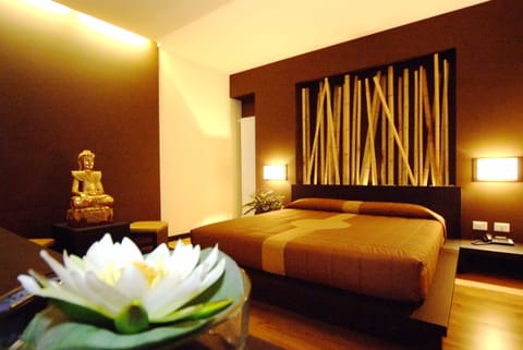 Minibar, in-room safe, individually furnished, desk