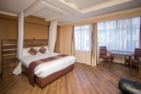 Egyptian cotton sheets, premium bedding, down comforters, pillowtop beds