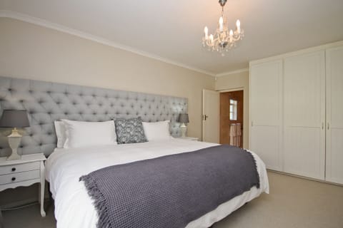 Deluxe Suite, 1 Bedroom, Pool View | 1 bedroom, Egyptian cotton sheets, premium bedding, pillowtop beds