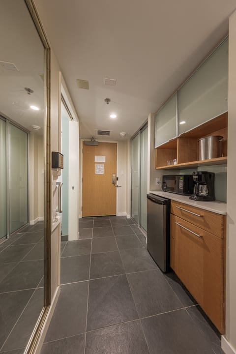 Standard Studio, 1 Queen Bed, Accessible, Ocean View (No Resort Fee  19751316) | Private kitchenette | Fridge, microwave