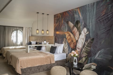 Junior Studio Suite | Minibar, in-room safe, soundproofing, free WiFi