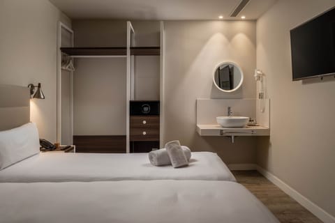 In-room safe, desk, blackout drapes, soundproofing