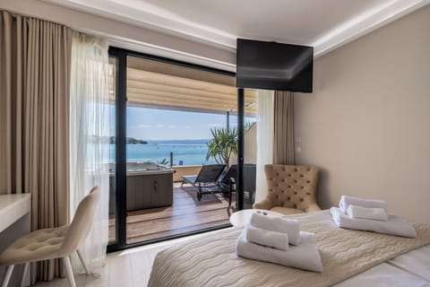 Exclusive Room, Non Smoking, Sea View | Premium bedding, in-room safe, individually decorated