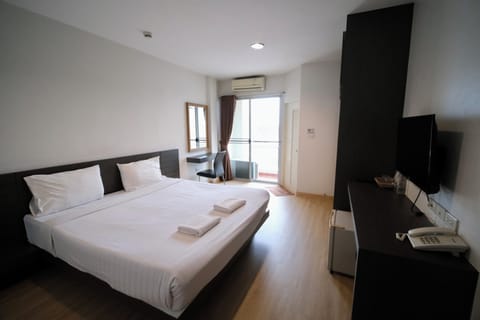 Standard Double Room | Free WiFi, bed sheets