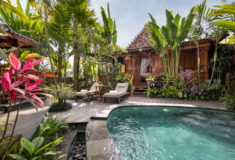 Family Wooden Private Pol Villa | Garden view