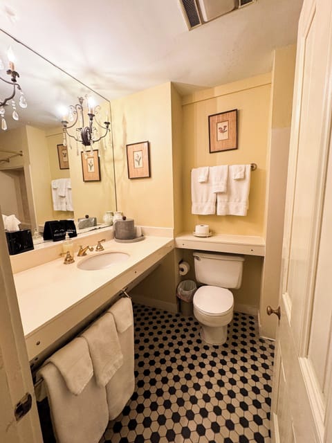 Room, 2 Double Beds (Lowenburg) | Bathroom | Combined shower/tub, free toiletries, hair dryer, towels