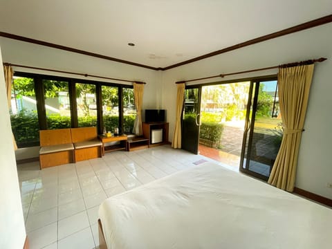 Bungalow Double Room | WiFi (free)