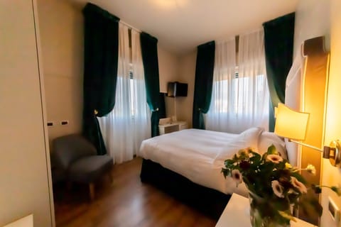 Superior Double Room | Minibar, in-room safe, desk, cribs/infant beds