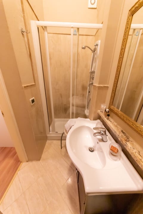 Superior Deluxe | Minibar, in-room safe, desk, cribs/infant beds