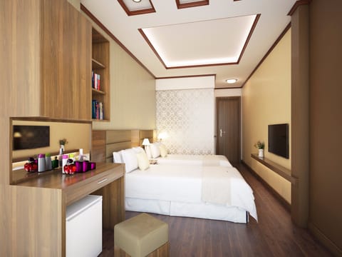 Deluxe Classic Twin Room | Minibar, in-room safe, desk, soundproofing