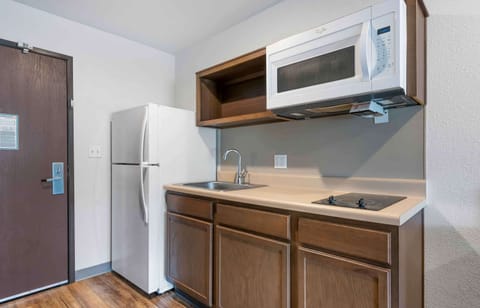 Standard Studio, 1 Queen Bed, Non Smoking, Refrigerator & Microwave | Private kitchen | Full-size fridge, microwave, stovetop, freezer