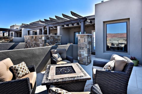 House, Multiple Beds, Pool View (Sunrise On The 9th) | Terrace/patio