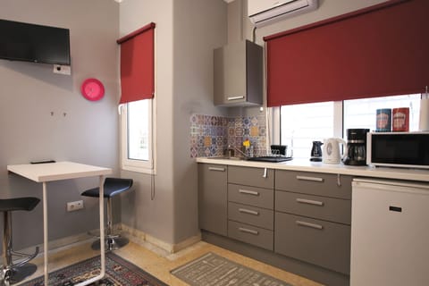 Standard Studio | Private kitchen | Fridge, espresso maker, coffee/tea maker, electric kettle