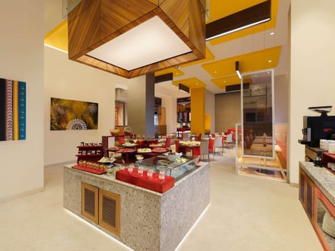 Breakfast, lunch and dinner served